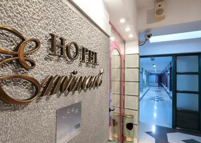 Ξενοδοχείο Eminent Ποντγορίτσα